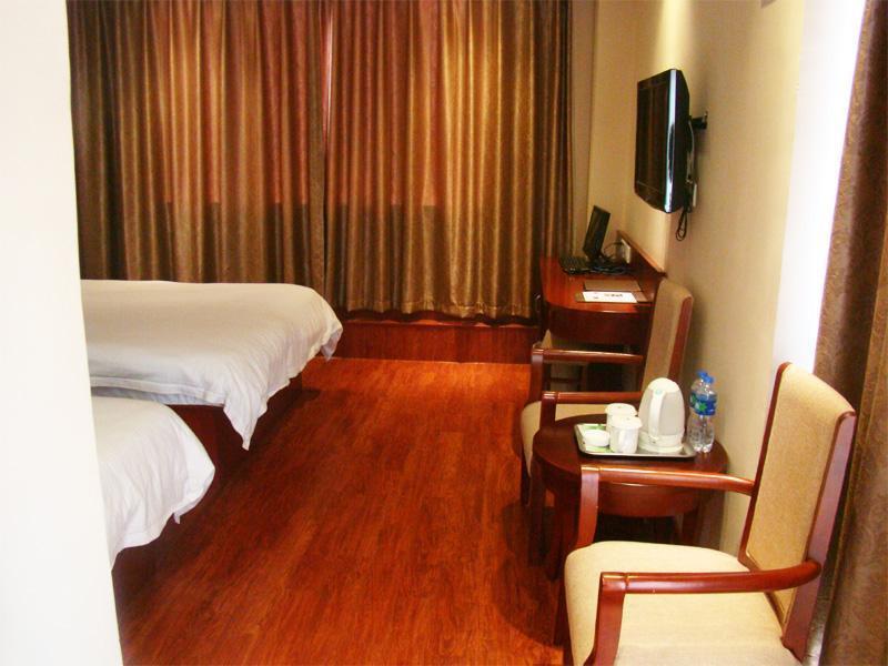 Greentree Inn Shanghai Songjiang University City New Songjiang Road Express Hotel Екстер'єр фото