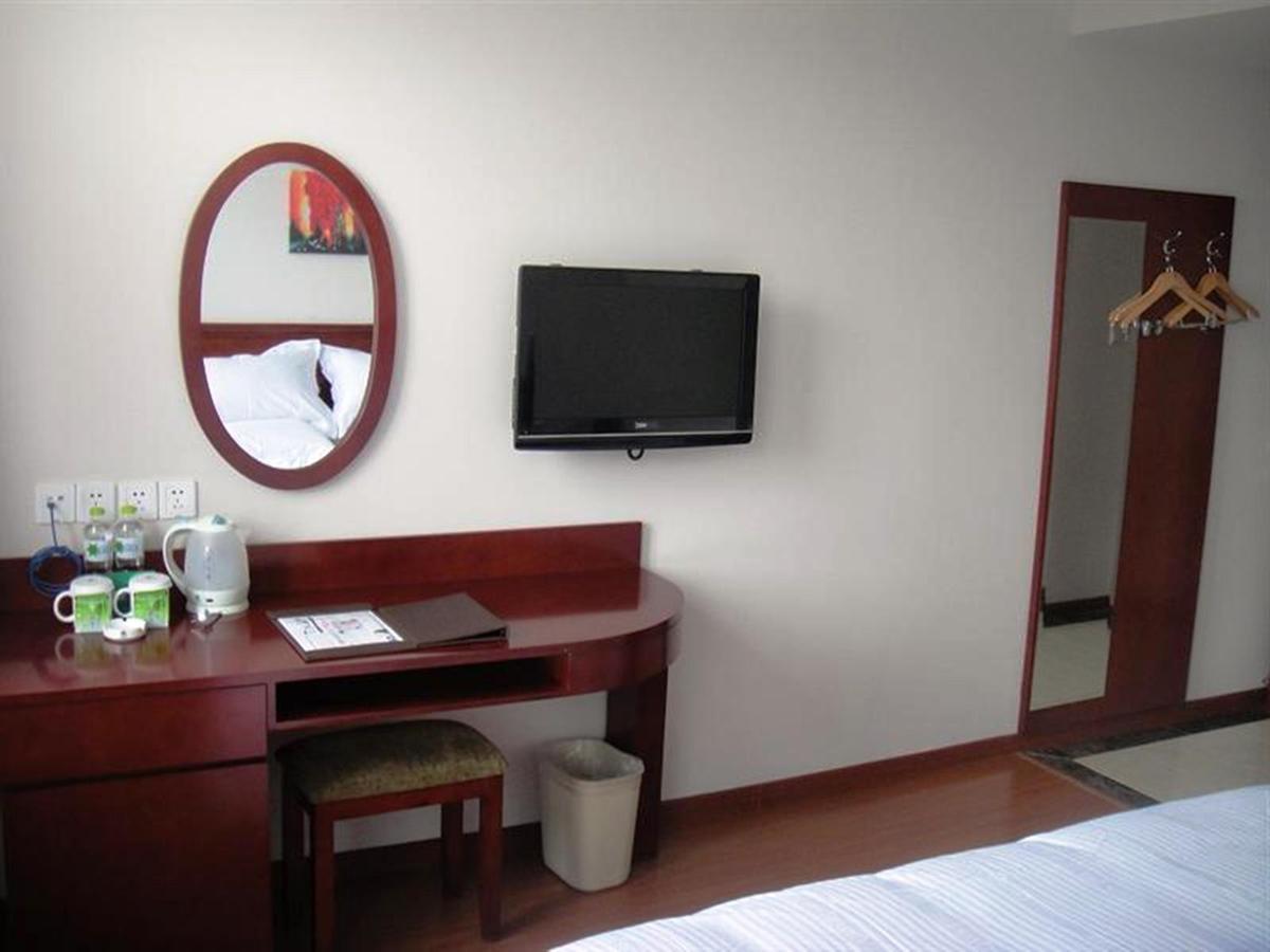 Greentree Inn Shanghai Songjiang University City New Songjiang Road Express Hotel Екстер'єр фото